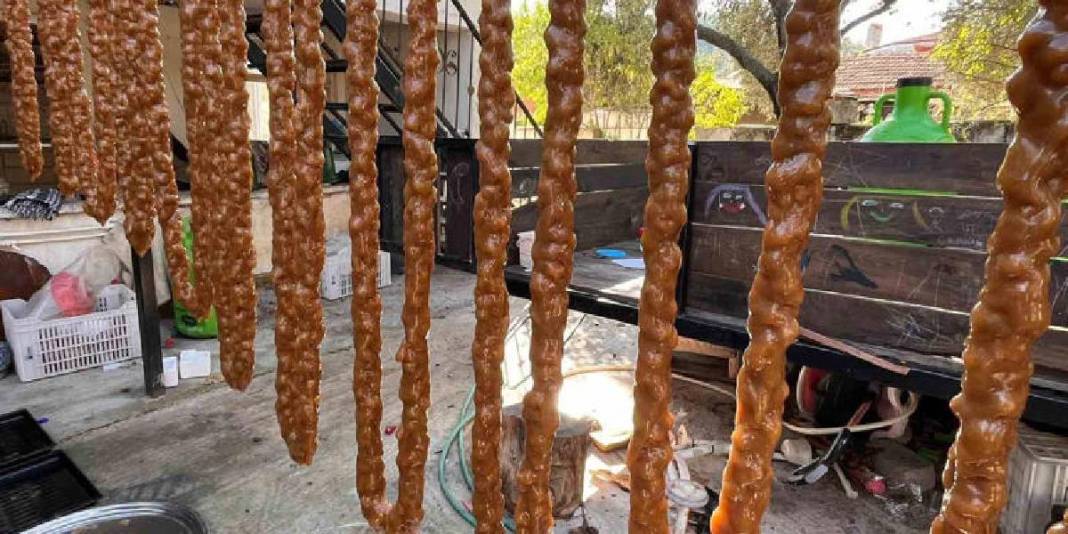 Doğal üretiliyor herkes çok seviyor! Kış demek cevizli sucuk demek: Bal ve pekmez sevmeyen çocuklar bile bayılıyor 4